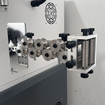 Automatic Cable Stripping and Cutting Machine High Output Capacity Max Wire 150mmﾲ With High Speed Steel Blade Touch Screen